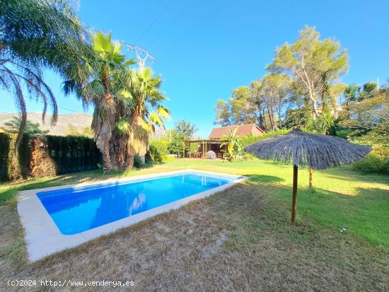  ESPECTACULAR CHALET EN URB. SANTA MARINA - BARRACA DE AGUAS VIVAS - VALENCIA 