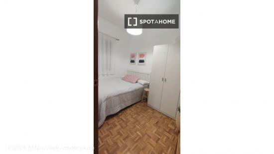 Piso entero de 4 habitaciones en barcelona. - BARCELONA