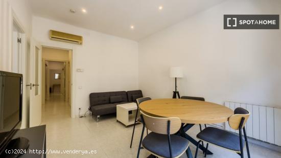 Piso entero de 4 habitaciones en barcelona. - BARCELONA