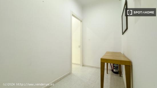 Piso entero de 4 habitaciones en barcelona. - BARCELONA