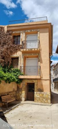 CASA EN VENTA EN BURBÁGUENA - TERUEL