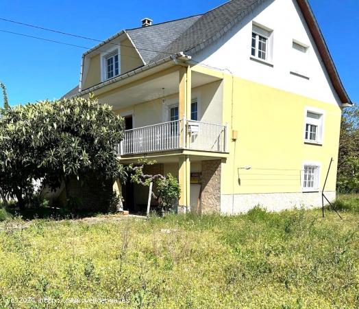 SE VENDE CASA CON FINCA URBANA EN CACABELOS - LEON