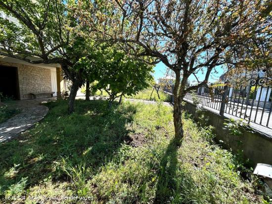 SE VENDE CASA CON FINCA URBANA EN CACABELOS - LEON