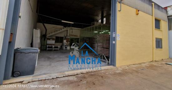 INMOBILIARIA LA MANCHA VENDE NAVE INDUSTRIAL EN POLIGONO CAMPOLLANO - ALBACETE