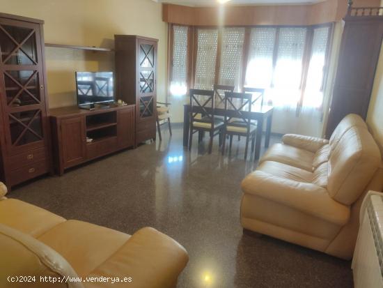 VIVIENDA DE 4 DORMITORIO Y AMPLIO PATIO EN CALLE ANICETO COLOMA - ALBACETE