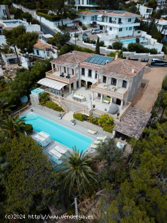 Increíble Villa de Lujo con Vista al Mar y Licencia de Alquiler Vacacional en Costa d'En Blanes - B