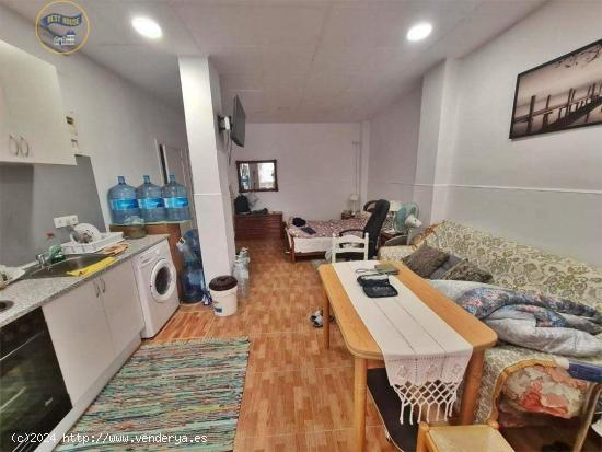 SE VENDE LOCAL EN LA CALLE PASCUAL DE LA MATA - CAROLINAS ALTAS - ALICANTE