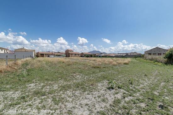 CASA EN FUENTE VAQUEROS - GRANADA