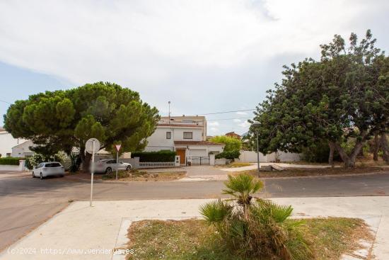 Precioso chalet, de 3 dormitorios, con jardin. Aproveche esta oportunidad!! - TARRAGONA