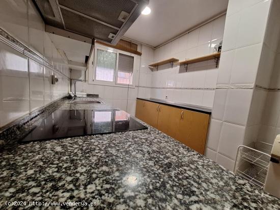 AMPLIA Y CÉNTRICA VIVIENDA JUNTO A DR MORAGAS. FINCA JOVEN E INCLUYE TRASTERO. - BARCELONA