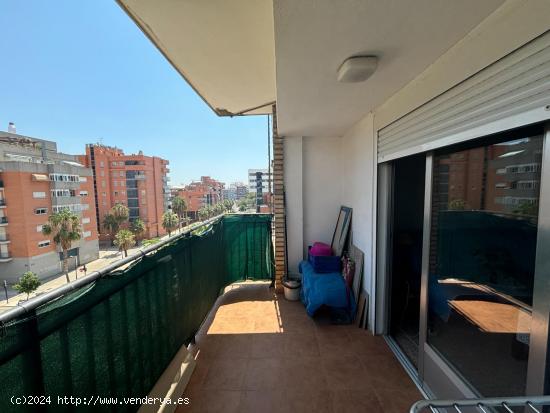 SE VENDE PISO LUMINOSO Y CON PERFECTA ORIENTACIÓN EN MALILLA - VALENCIA