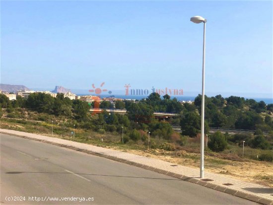 Parcela con vistas al mar.