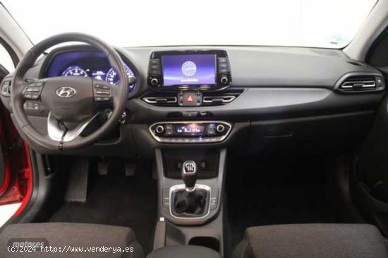 Hyundai i30 1.5 DPI Klass SLX 110 de 2023 con 8.713 Km por 21.990 EUR. en A Coruna