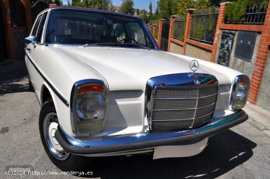  Mercedes 220 220D W115 /8 COLECCIONISTA de 1979 con 80.000 Km por 22.700 EUR. en Granada 