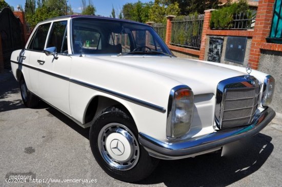 Mercedes 220 220D W115 /8 COLECCIONISTA de 1979 con 80.000 Km por 22.700 EUR. en Granada