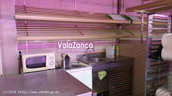 VALAZANCA ALQUILA PANADERIA ZONA REYES - MADRID