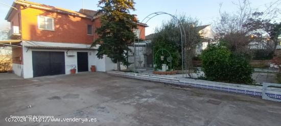 VALAZANCA VENDE AMPLIO CHALET  CON PARCELA DE 1002 M2 EN YELES ( TOLEDO) - TOLEDO