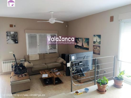 VALAZANCA VENDE CHALET DE ESQUINA EN YELES - TOLEDO