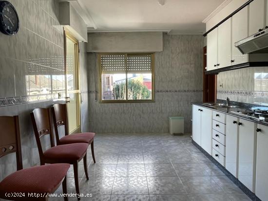 VENTA CASA EN SANTO TOMAS DE LAS OLLAS PONFERRADA - LEON