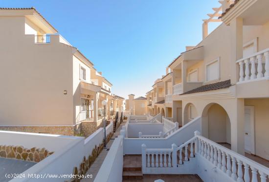 LOS ALCORES VILLAGES SAN MIGUEL DE SALINAS ADOSADO DE 2 DORMITORIOS Y 2 BAÑOS TIPO D - ALICANTE