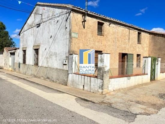  CASA EN VENTA DE 3 DORMITORIOS, PATIO Y COCHERA EN MANGANESES DE LA LAMPREANA, ZAMORA. - ZAMORA 