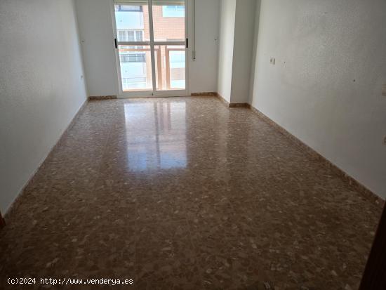 GRAN PISO CENTRICO EN VENTA EN ADRA - ALMERIA