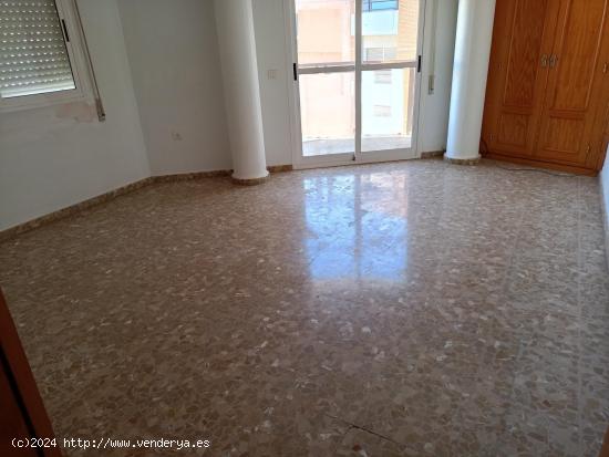 GRAN PISO CENTRICO EN VENTA EN ADRA - ALMERIA