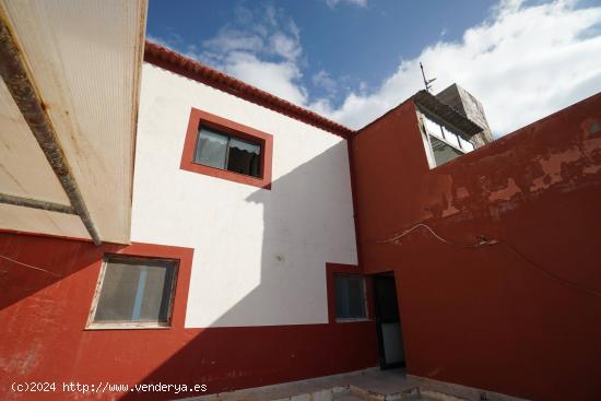 Casa En Primera Línea de Mar - LAS PALMAS