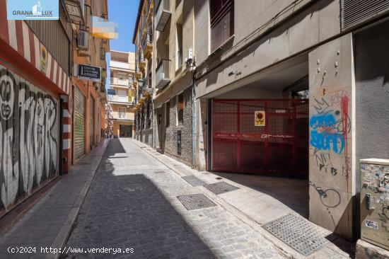 Garaje en calle Recogidas 20 - GRANADA