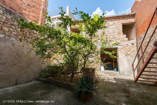 ¿te gustaria tener tu casa con patio y tu negocio en el mismo edificio? - VALENCIA