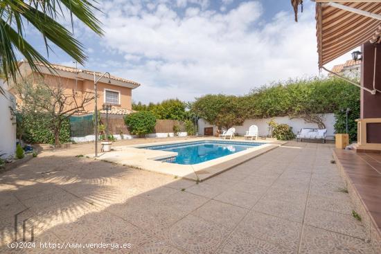 CASA EN EL HORNILLO - MALAGA