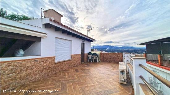  Amplia casa adosada en el centro del pueblo de Alhaurín El Grande - MALAGA 