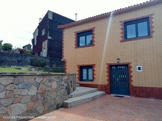 CASA EN RIANXIÑO CON TERRENO - A CORUÑA