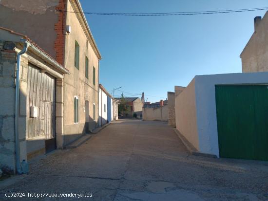  CASA DE PUEBLO EN BUEN ESTADO PARA ENTRAR A VIVIR - VALLADOLID 