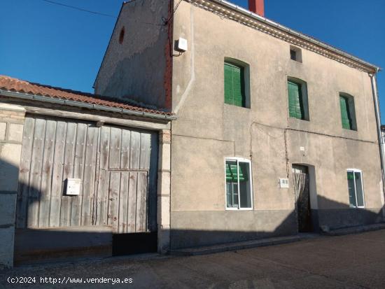 CASA DE PUEBLO EN BUEN ESTADO PARA ENTRAR A VIVIR - VALLADOLID