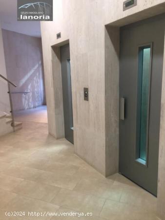 Grupo la Noria Vende piso en Zona Parque- Sur. 5 dormitorios, 2 baños y Garaje incluido en precio -