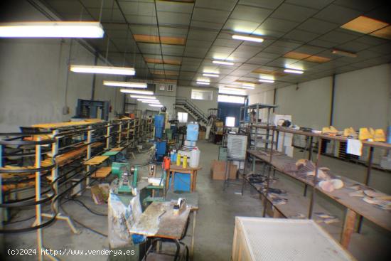 LA NORIA VENDE NAVE INDUSTRIAL DE 6OO M2 EN CAMPOLLANO ECONÓMICA - ALBACETE