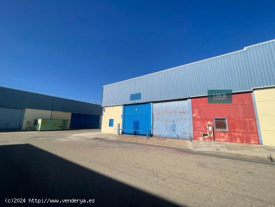 Venta de Nave Industrial de 200 m² en Polígono Industrial El Cerro, Guillena - SEVILLA