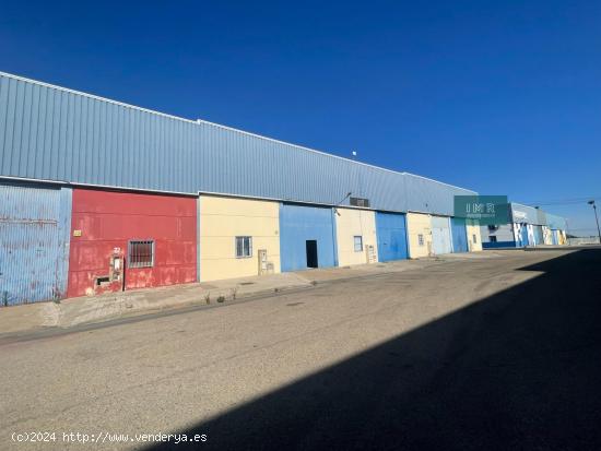 Venta de Nave Industrial de 200 m² en Polígono Industrial El Cerro, Guillena - SEVILLA