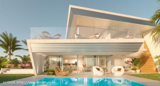 casa de cuatro  dormitorios con jardín 255m2 y espectaculares vistas al mar - MALAGA