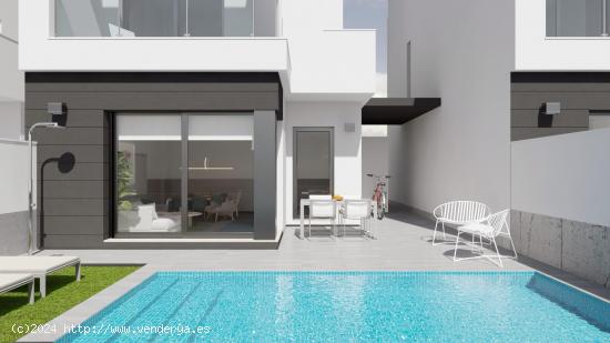 Preciosa casa con piscina privada y solarium en zona verde cerca de la playa. - MURCIA