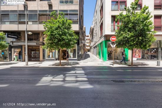 Garaje en calle Recogidas 20 - GRANADA