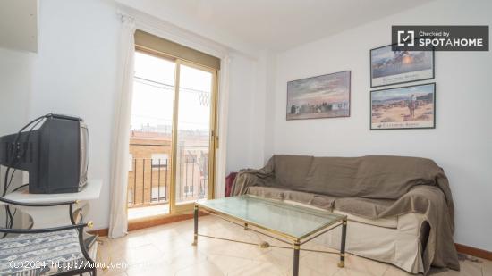 Apartamento de 4 dormitorios cerca de la Universidad de Valencia - VALENCIA