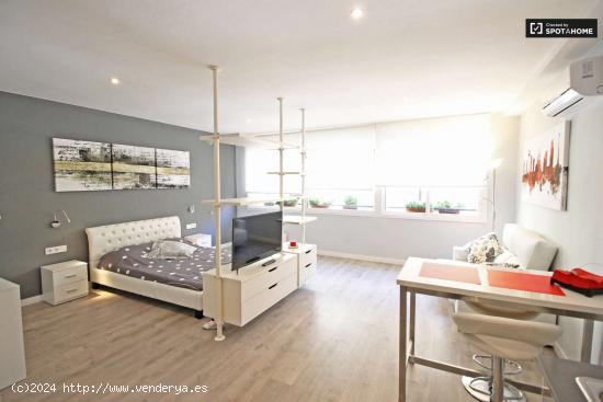 elegante apartamento estudio en alquiler cerca de la playa en el Poblenou - BARCELONA