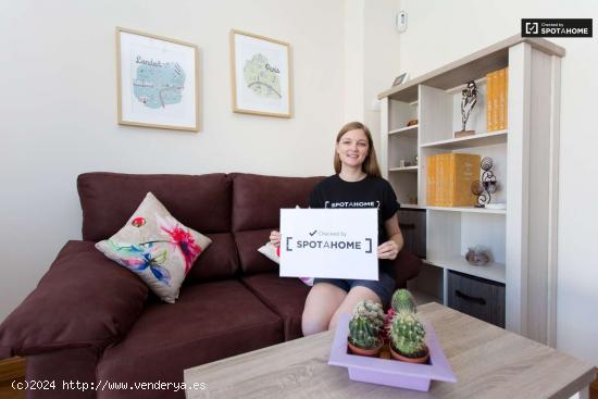 Se alquila apartamento de 1 dormitorio con terraza en Ciudad Lineal - MADRID