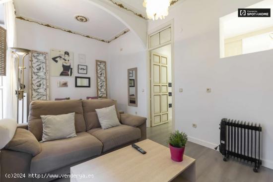 Encantador y bien equipado apartamento de 1 dormitorio con balcón en alquiler en La Latina - MADRID