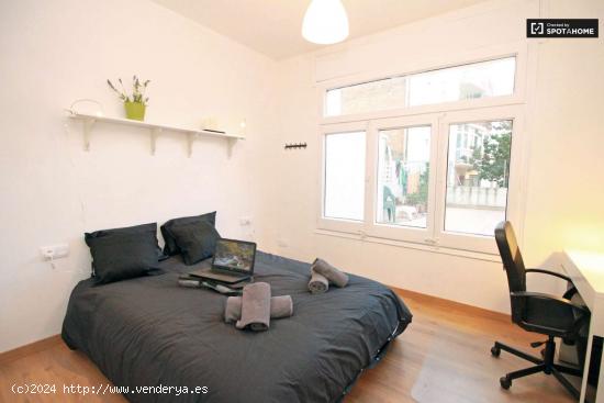 Habitación luminosa con llave independiente en el apartamento compartido, Eixample - BARCELONA