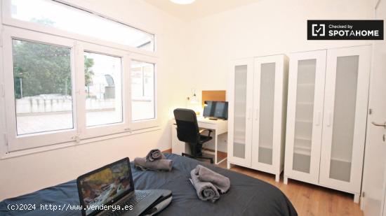 Habitación luminosa con llave independiente en el apartamento compartido, Eixample - BARCELONA