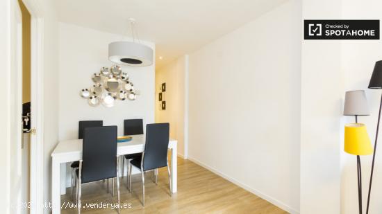 Llenas de sol apartamento de 2 dormitorios con patio en alquiler en Lavapiés - MADRID