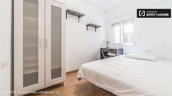 Habitación elegante con llave independiente en el apartamento compartido, Poblats Maritim - VALENCI